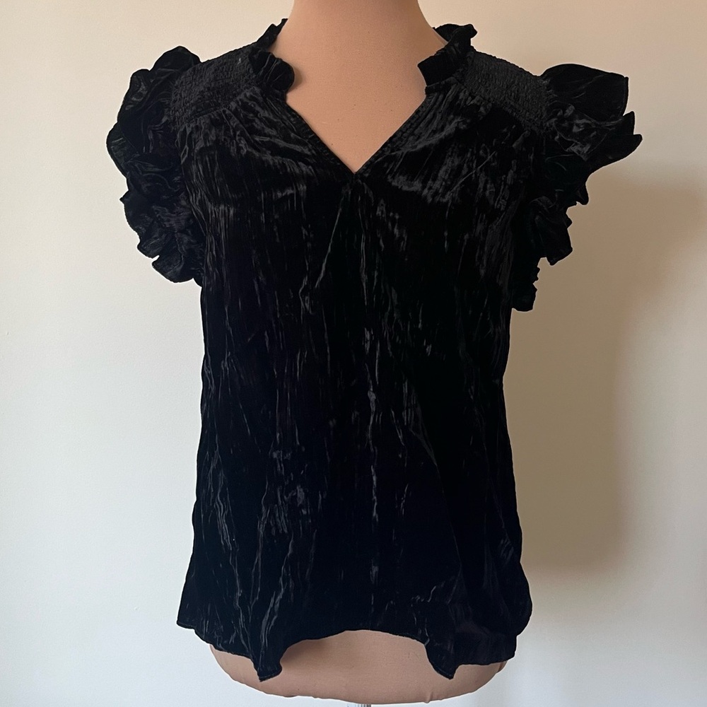 Willa Story Black Velvet Ruffle Short Sleeve V-Neck Top NWT Size S